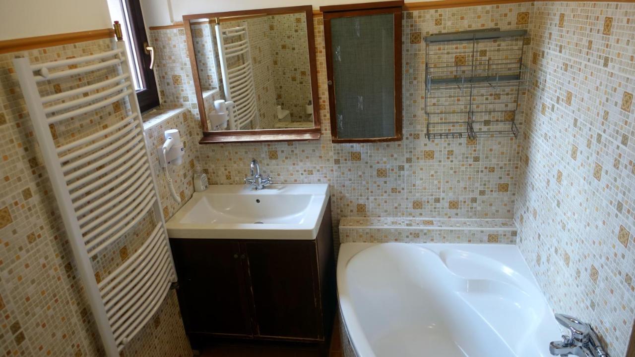 Pension Nest - Family Apartman Mosonmagyarovar Luaran gambar
